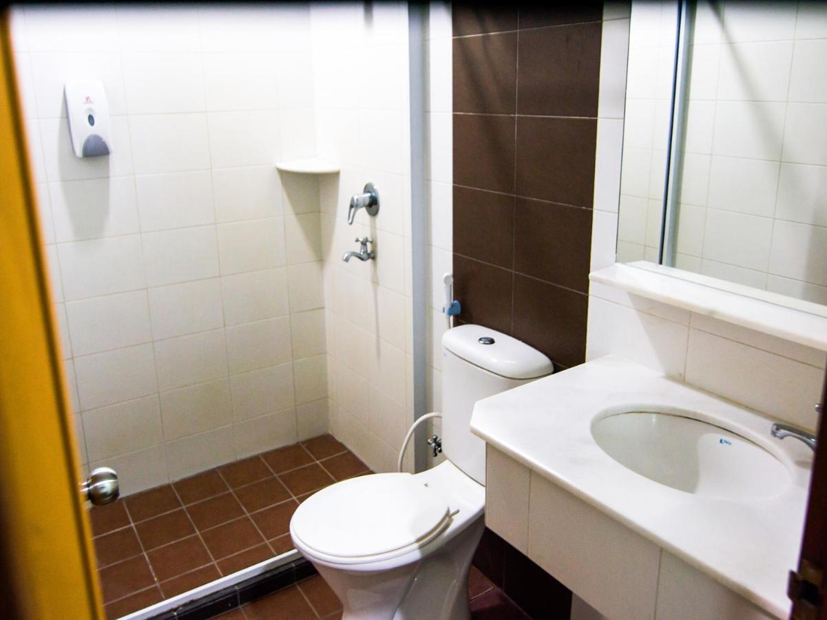 Keningau Oyo 89408 Royal Hotel מראה חיצוני תמונה